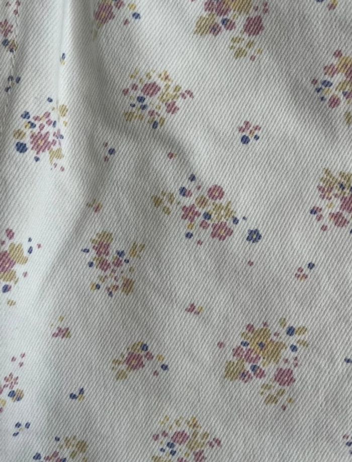 Short en jean blanc fleuri Zara - photo numéro 5