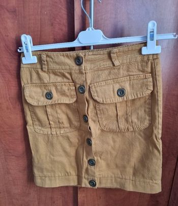 Jupe moutarde à boutons taille S