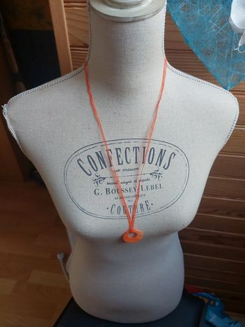Collier orange