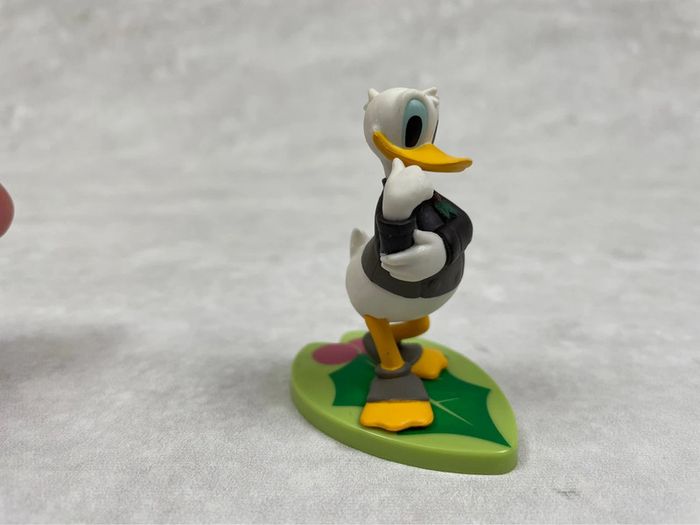 Figurine gatchapon japon Disney Donald de noël - photo numéro 3