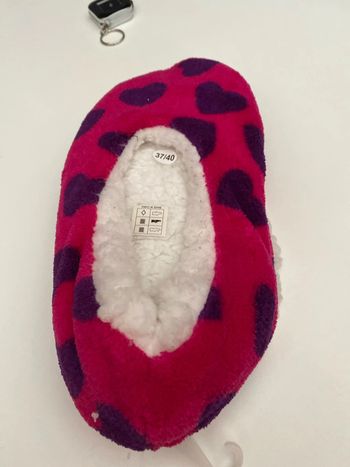 Chaussons rose et violet taille 37/40 neuf sans étiquette pilou