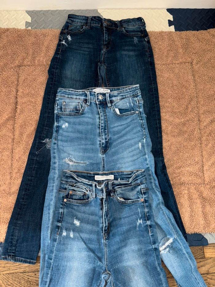 Lot de 3 jeans bleus troués stradivarius t 36 - photo numéro 2