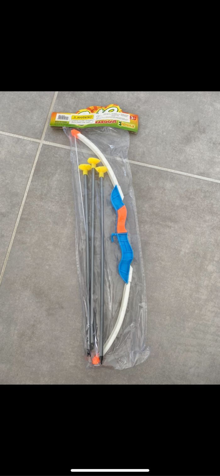 Jouet arc et fléchette