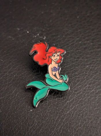 Pin's Disney Ariel Sirène signé Bertoni Milano