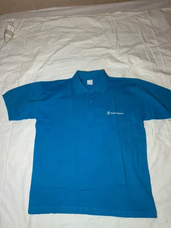 Polo bleu France telecom