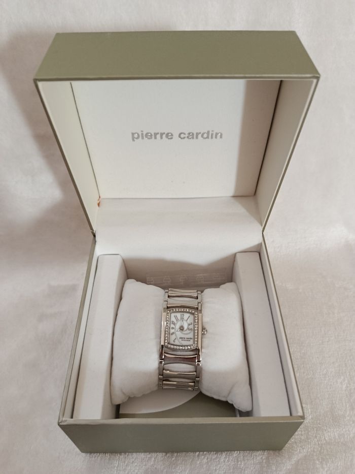 A saisir , très belle montre femme " Pierre Cardin " ! ( Bien tout lire merci)
