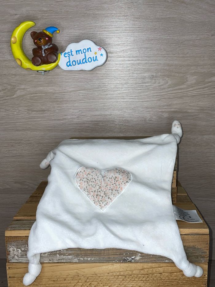 CAR12 doudou cœur 💓 Carrefour