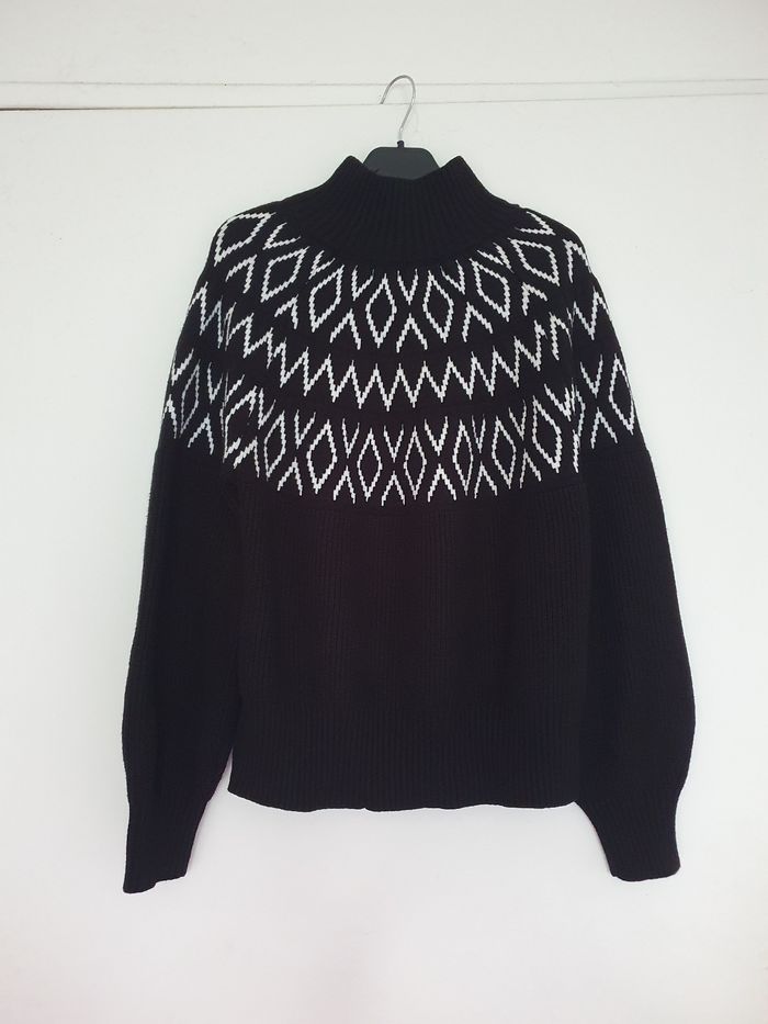 Pull col montant style jacquard