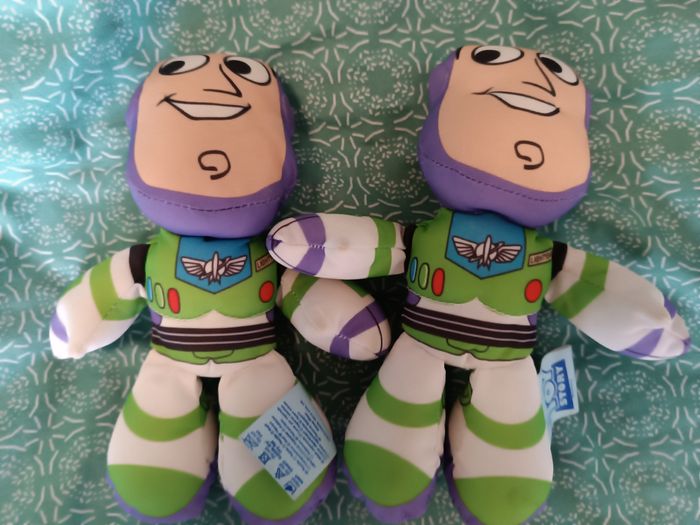 Lot de deux petites peluches toys story