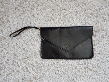 Pochette noire neuve