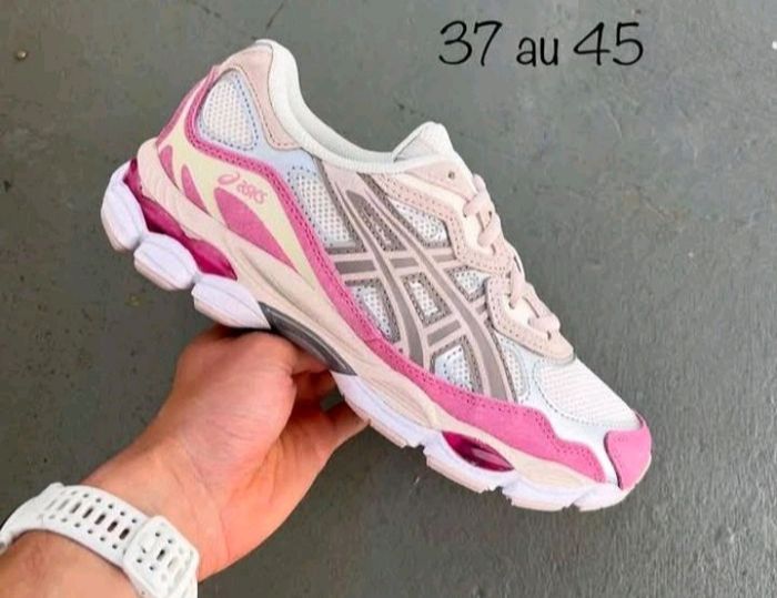 Asics rose