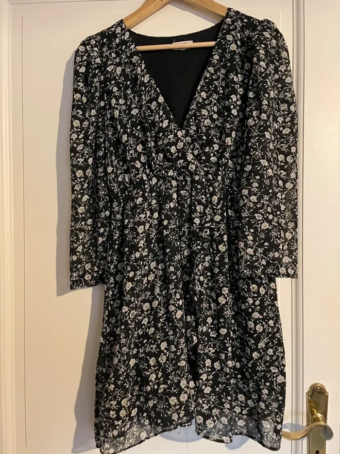 Robe 👗 noir fleuries