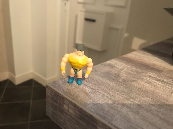 Figurine mini homme muscle toy story