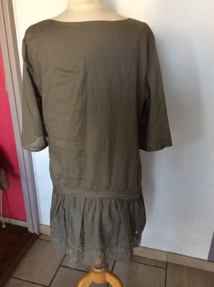 Robe d’été kaki - photo numéro 2