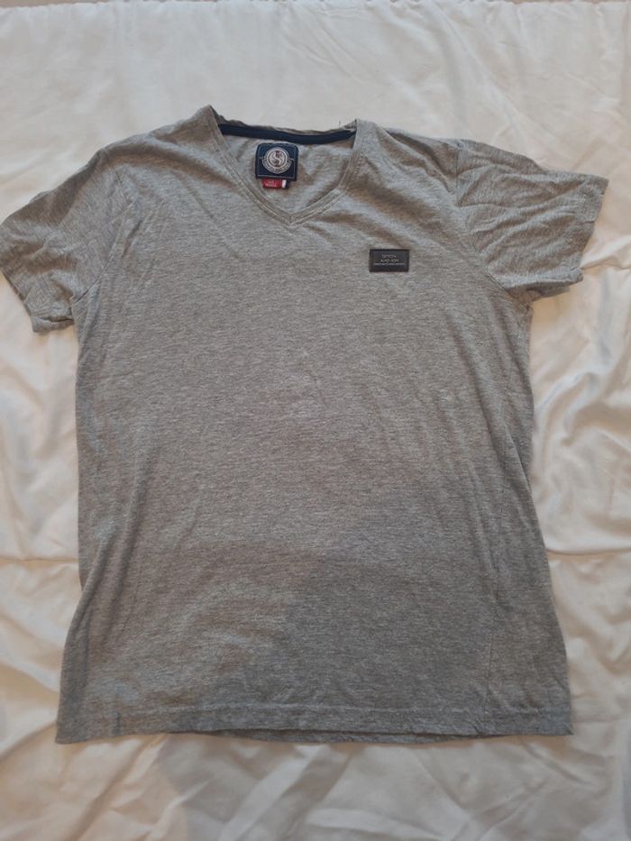 Tee shirt