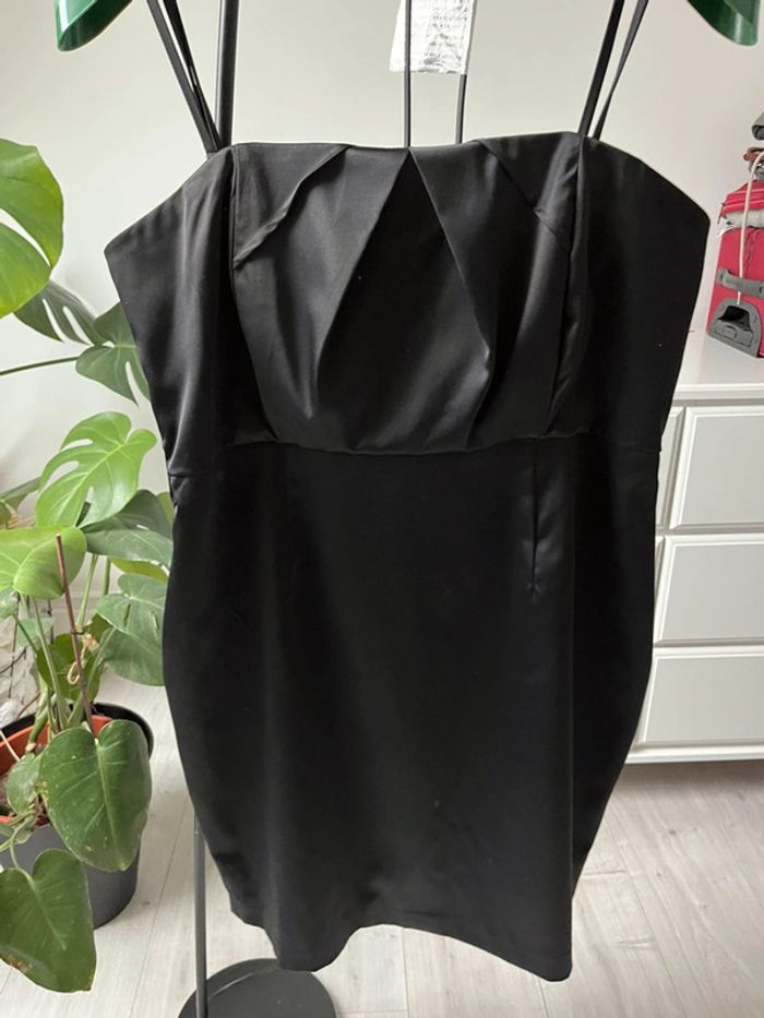 Robe noir chic neuve