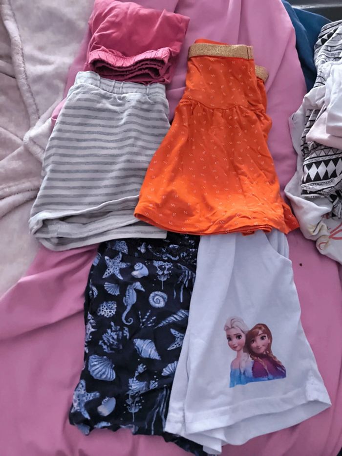 Lot tee shirt et short 6/8 ans - photo numéro 2