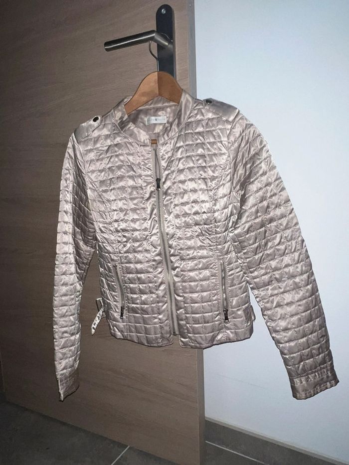 Veste matelassé doré