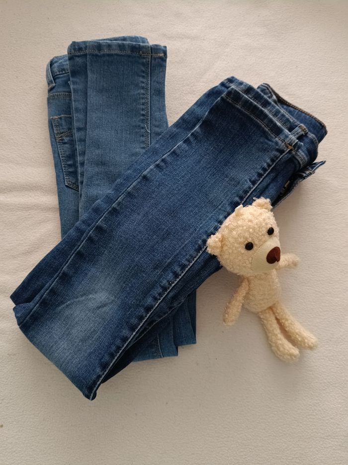 🌸 Deux jeans - taille 8 ans 🌸