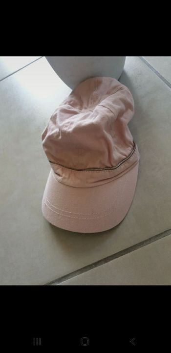 Casquette tape à l'œil