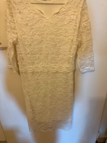 Robe manoukian blanche dentelle t 3