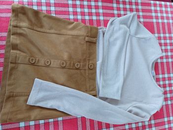 Joli ensemble jupe et tee-shirt manches longues