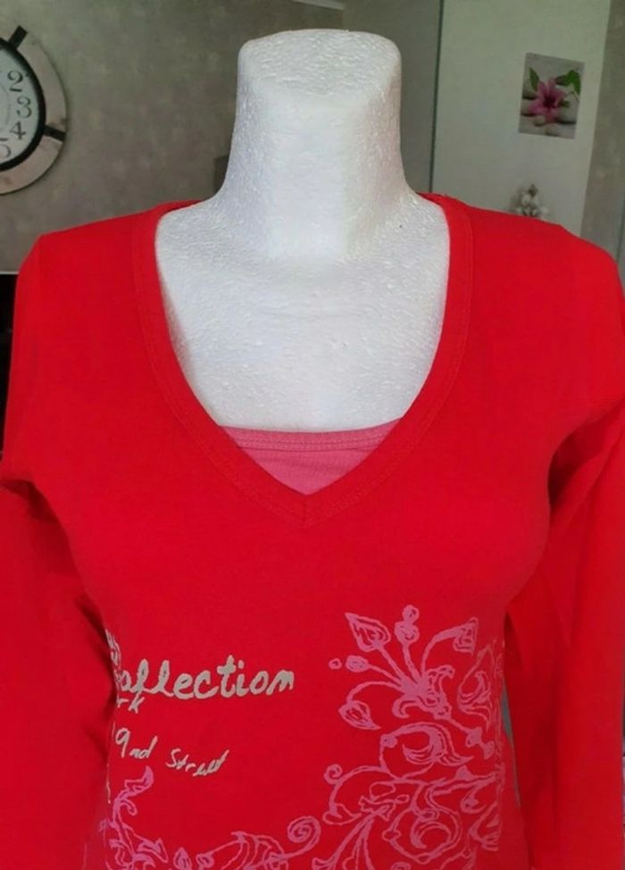 Beau T-shirt rouge marque Kalais taille 38/40.