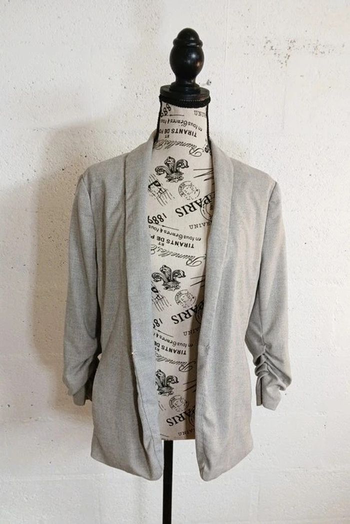 🩶 Blazer beige grisé H&M – Taille 40 – Chic & léger – Très bon état - photo numéro 9