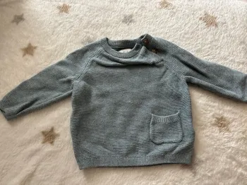 Pull bleu bébé