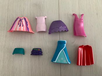 Lot de pièces de vêtements Playmobil