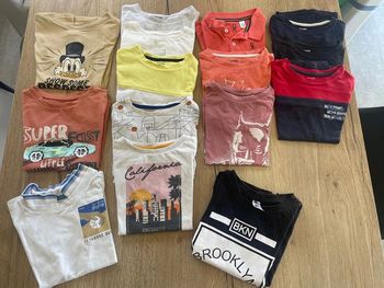 Lot de tee shirt 5 ans- 17 pièces