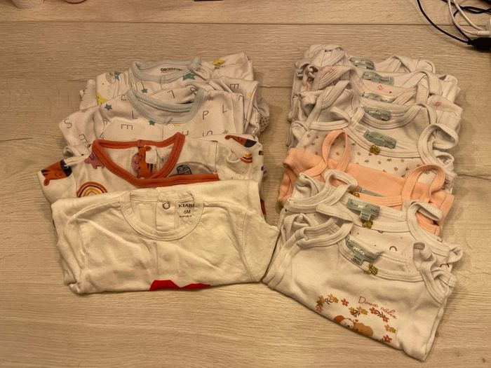 Lot pyjamas bodys
