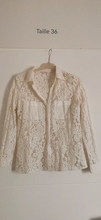 Chemise en dentelle taille 36