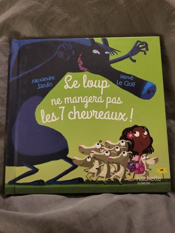 Livre Mc Donalds Happy Meal le loup ne mangera pas les 7 chevreaux