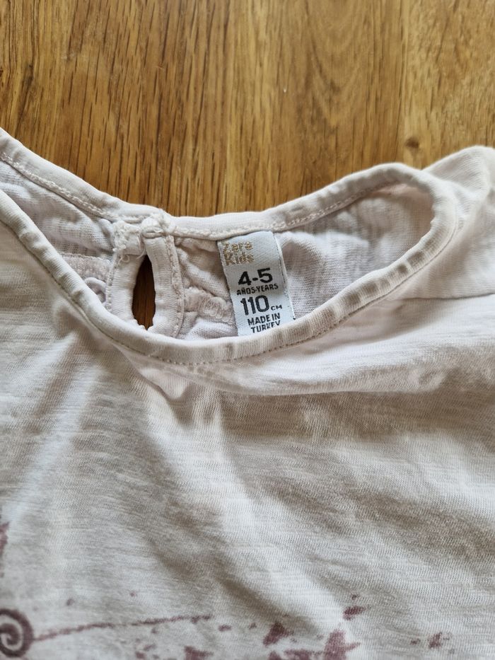 T-shirt taille 4/5ans en très bon état - photo numéro 3