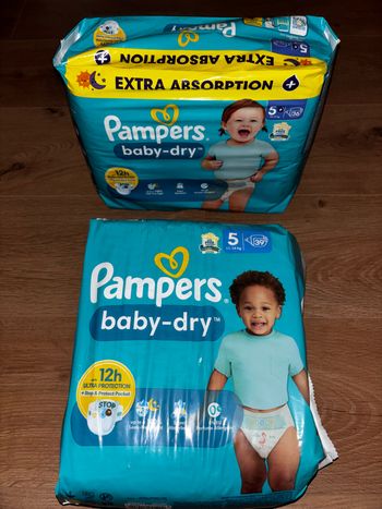 Lot De 2  Packs De Couches Pampers  Baby-Dry Neuf Dans L’emballage Taille 5 et 5+