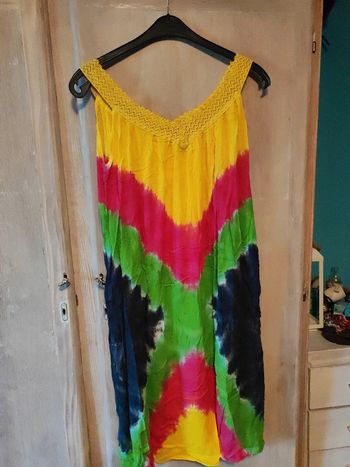 Très belle robe colorée