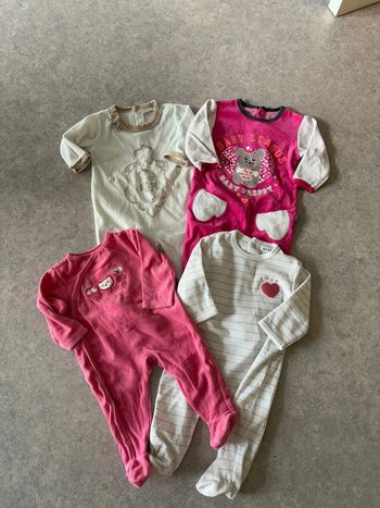 lot pyjamas fille six mois