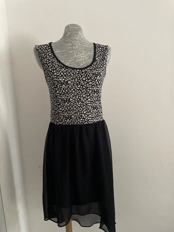 Très jolie robe été femme 38