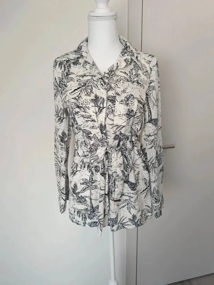 🤍 Chemise imprimée tropicale Primark – Taille 38 (M)