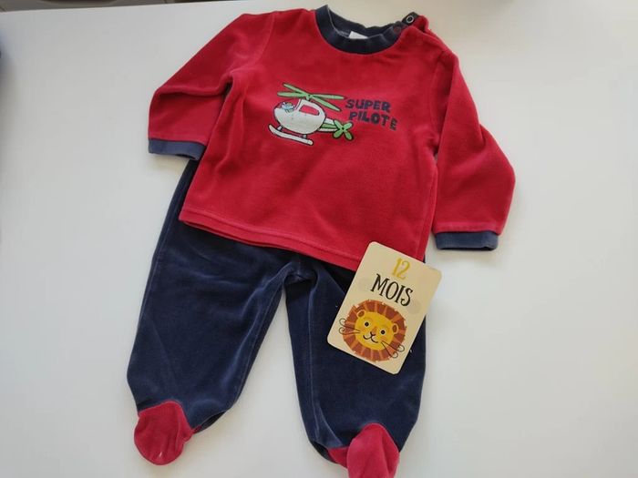 Pyjama velours taille 12 mois