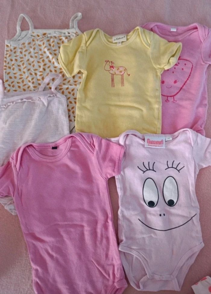 Gros lot vêtements été bébé fille 6 mois - photo numéro 2