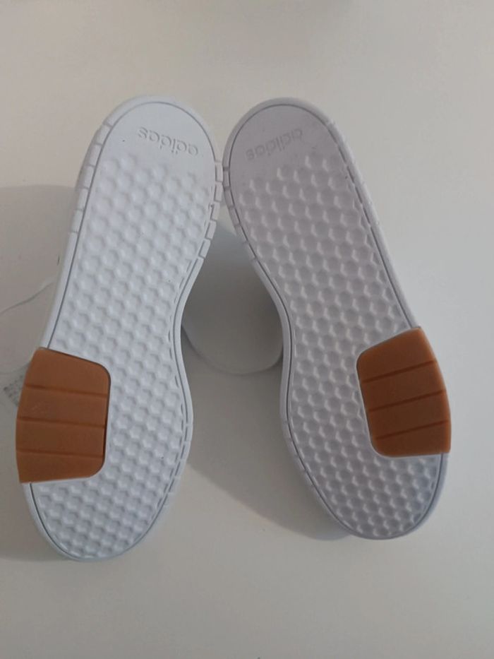 Basket Adidas courtbeat 44 neuve - photo numéro 2