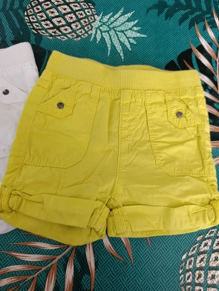 Lot de 2 shorts Kiabi 9 mois - photo numéro 2