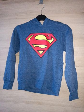 19. Sweat à capuche Superman 9-10ans 134-140
