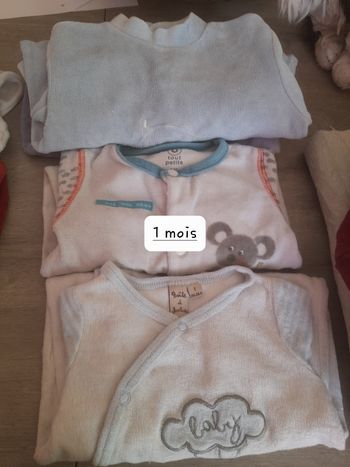 Lot pyjamas  1mois