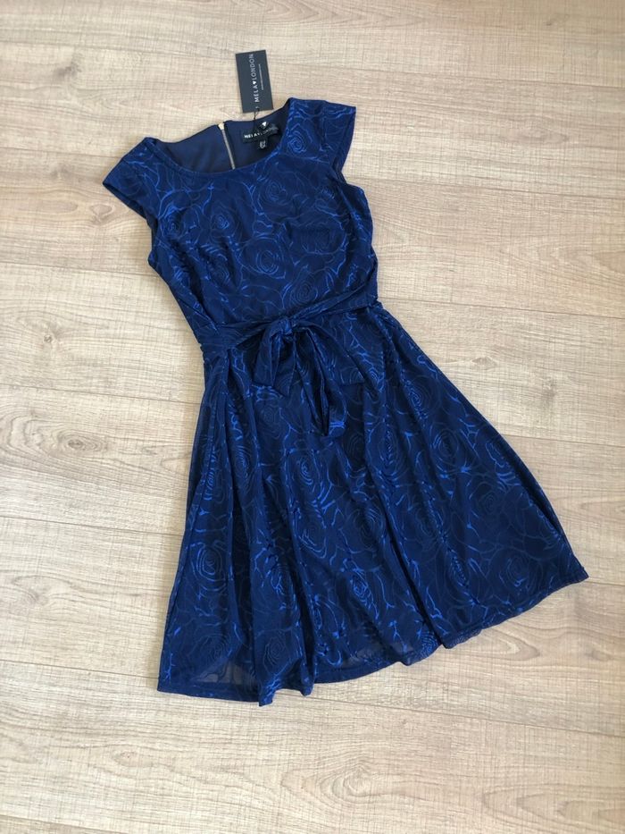 Robe bleue marine neuve sans manches Mela London taille 36 (valeur 45€) - photo numéro 7