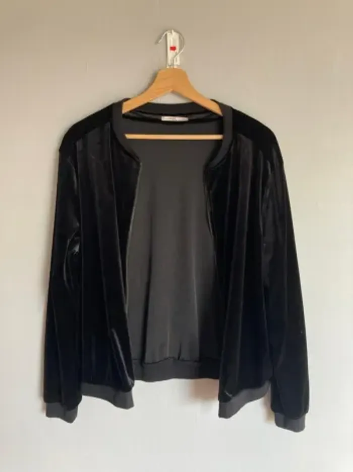 Bomber noir velours effet peau de pêche EDC by Esprit – Taille XL – Très bon état