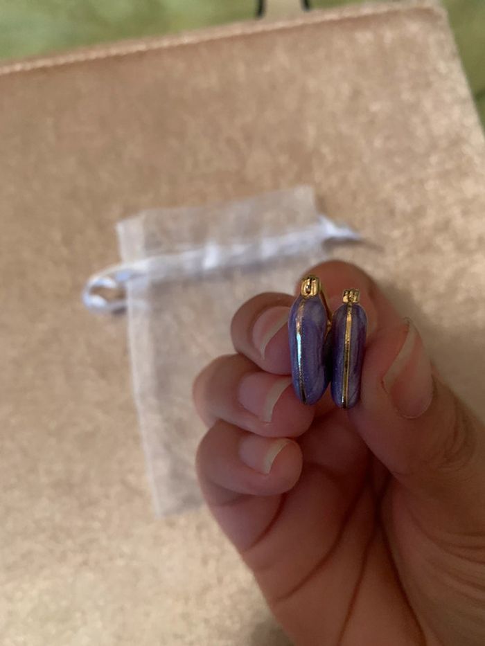 Boucles d’oreilles coeurs violet irisé - photo numéro 5