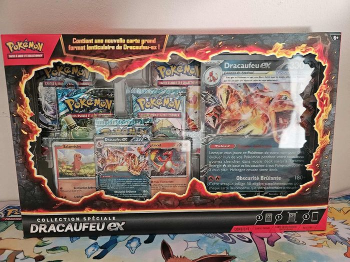 Coffret Pokémon Dracaufeu Collection Premium